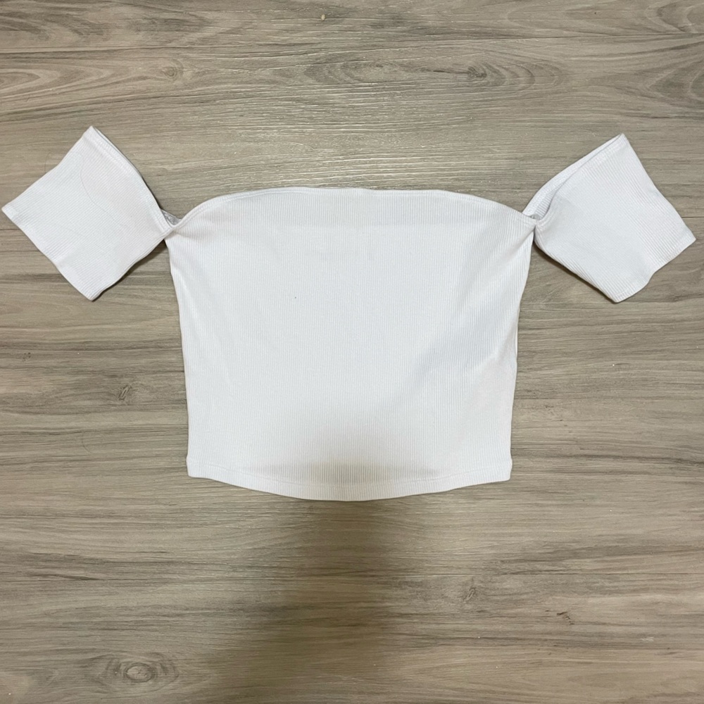 Abercrombie Off the Shoulder Crop Top, White, size M NWT